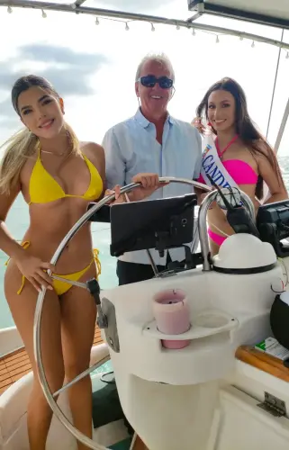 Candidatas a Reina de Manta. Una de ellas fue la ganadora en 2023.