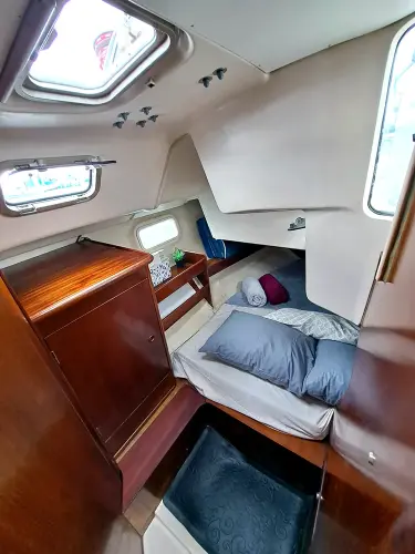 velero-barco-embarcacion-alquiler-manta-ecuador-camarote-popa