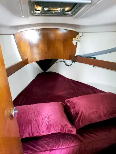 velero-barco-embarcacion-alquiler-manta-ecuador-camarote-proa